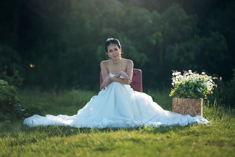 Boho-chic wedding attire